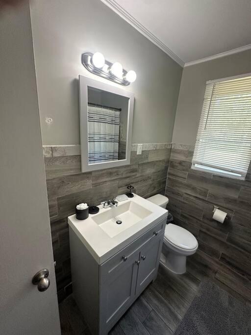 E, Memphis Home 5 Min From I240W المظهر الخارجي الصورة